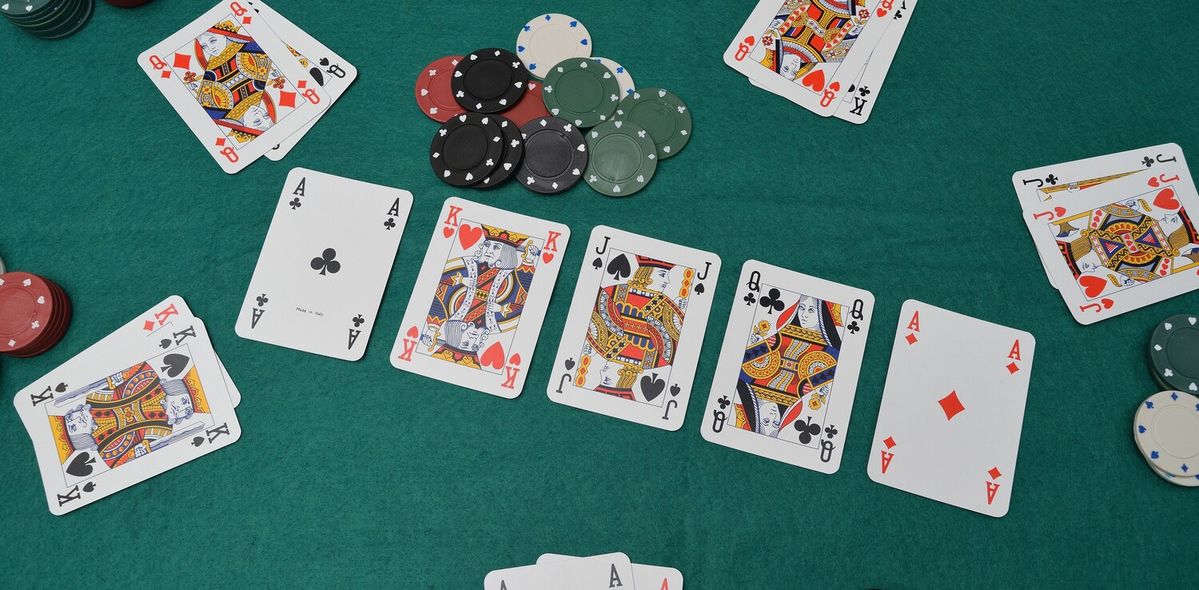 Cherry Gold Casino کیسینو میں پوکر گیمز
